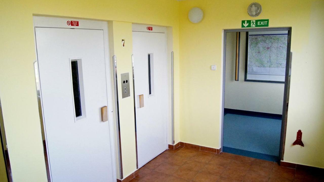 Km House Cerny Most Hostel Prague Exterior photo