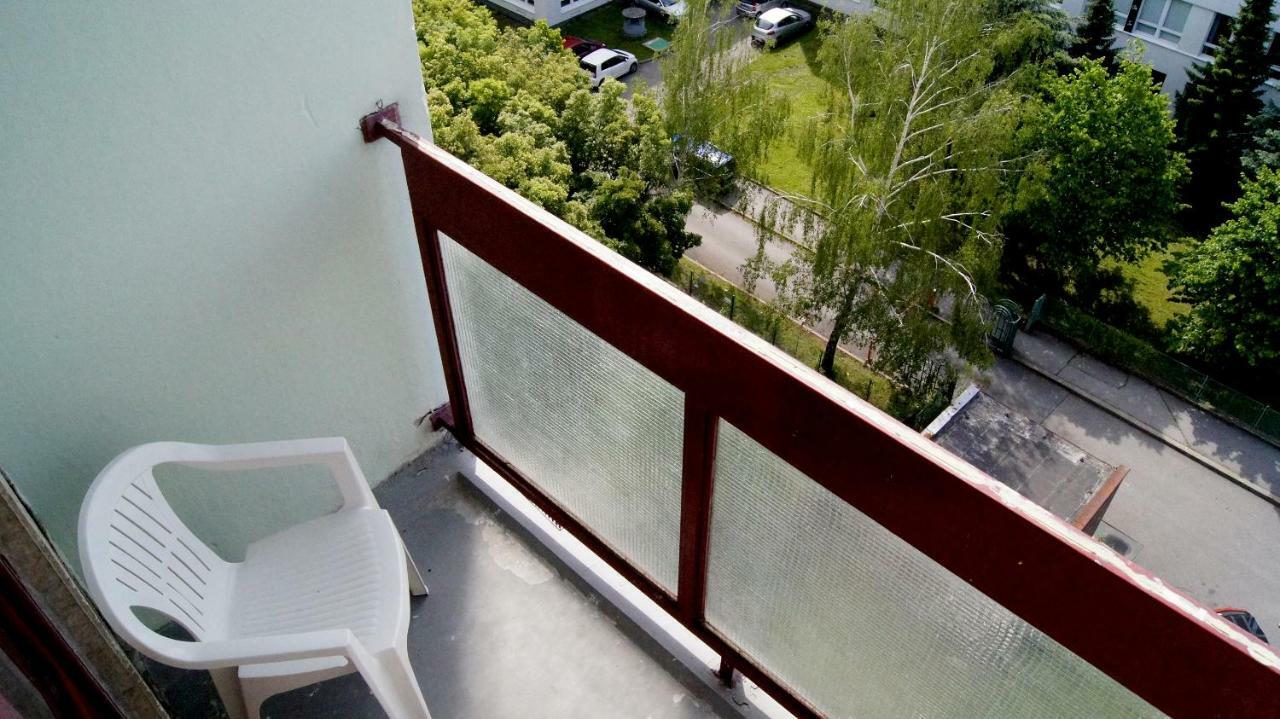 Km House Cerny Most Hostel Prague Exterior photo