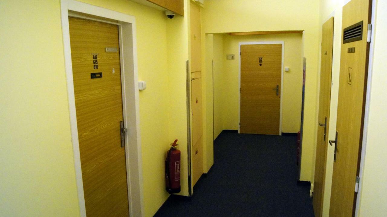 Km House Cerny Most Hostel Prague Exterior photo