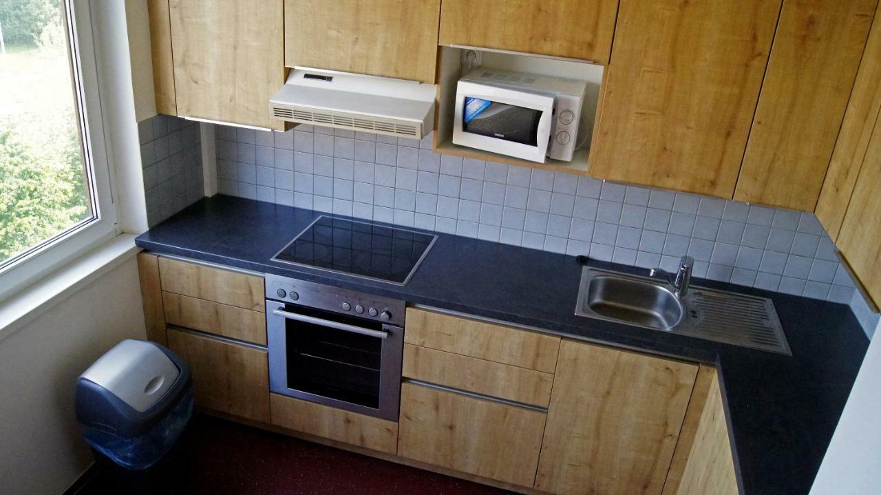 Km House Cerny Most Hostel Prague Exterior photo